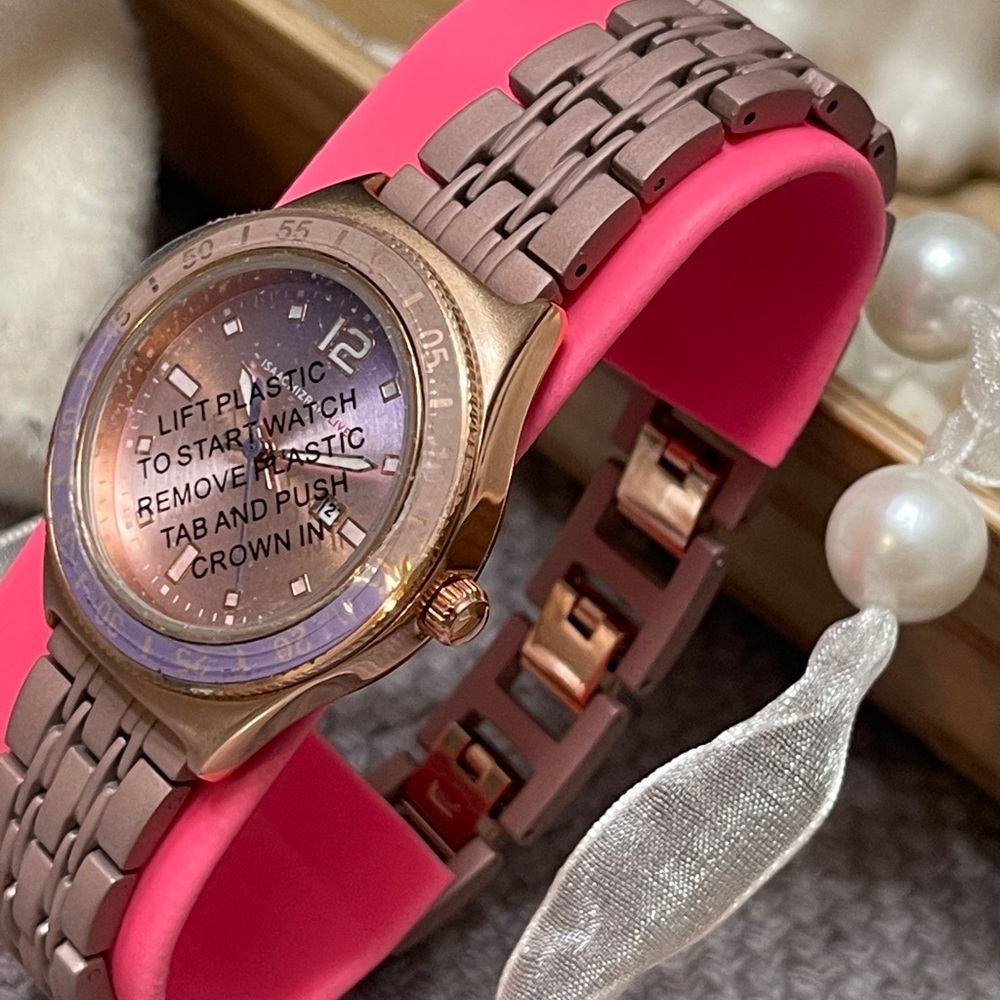 ISAAC MIZRAHI LIVE! Bezel Watch in light Pink - Picture 8 of 14